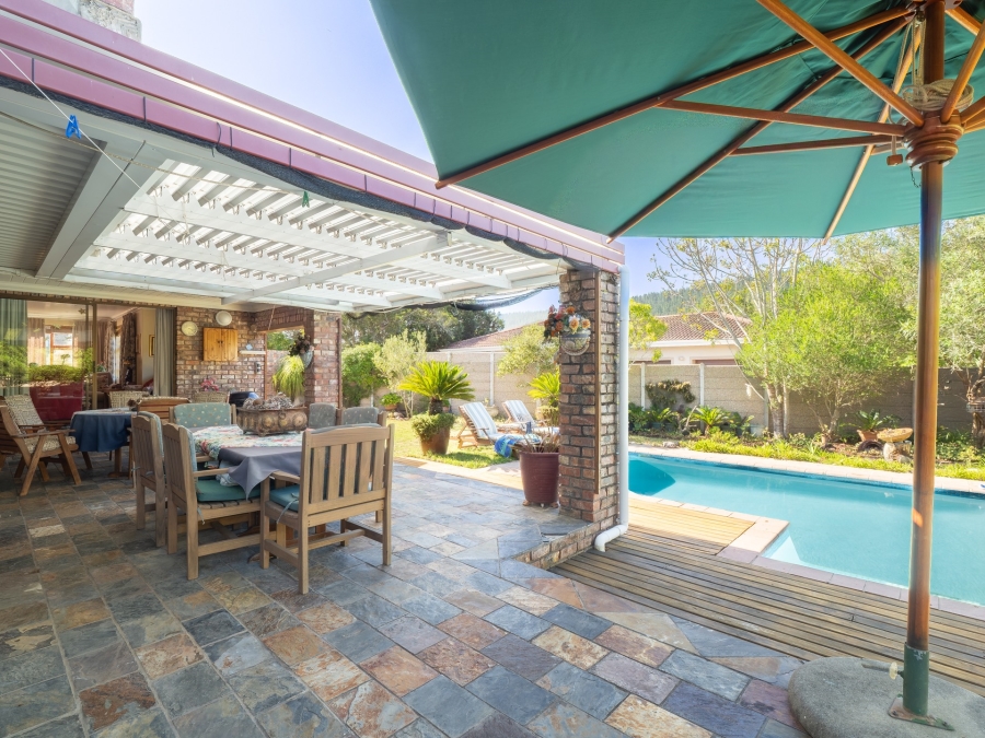 4 Bedroom Property for Sale in Groenvallei Western Cape